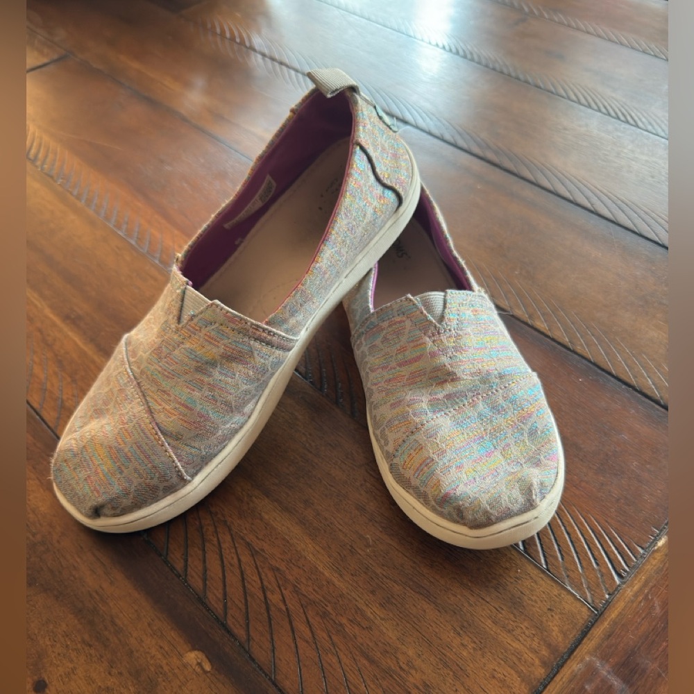 Girls Toms Alpargata Leopard Glitter Slip On Flats (Girls 5)
